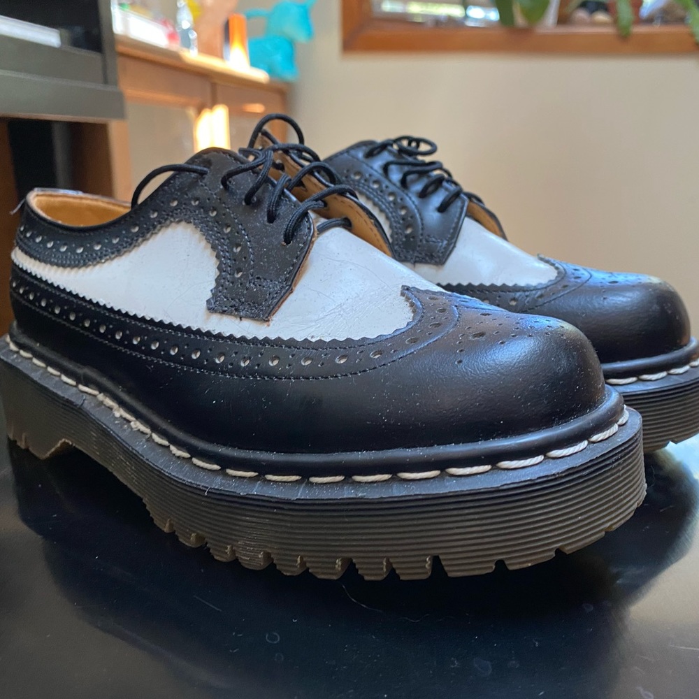 COPY - MADE IN ENGLAND 3989 BEX DR MARTENS